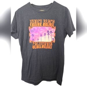 Aeropostale Gray Graphic T-Shirt Size Medium